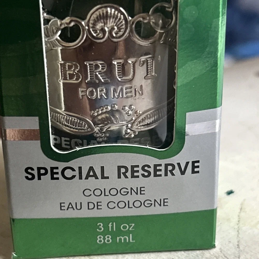 Brut Special Reserve Cologne 3 oz Spray forMen Vintage Glass Bottle New In Box